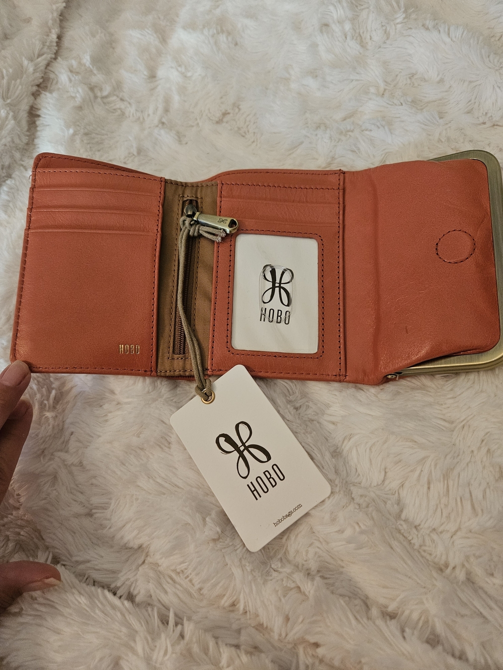 HOBO✨️Robin Compact Wallet - Picture 6 of 7
